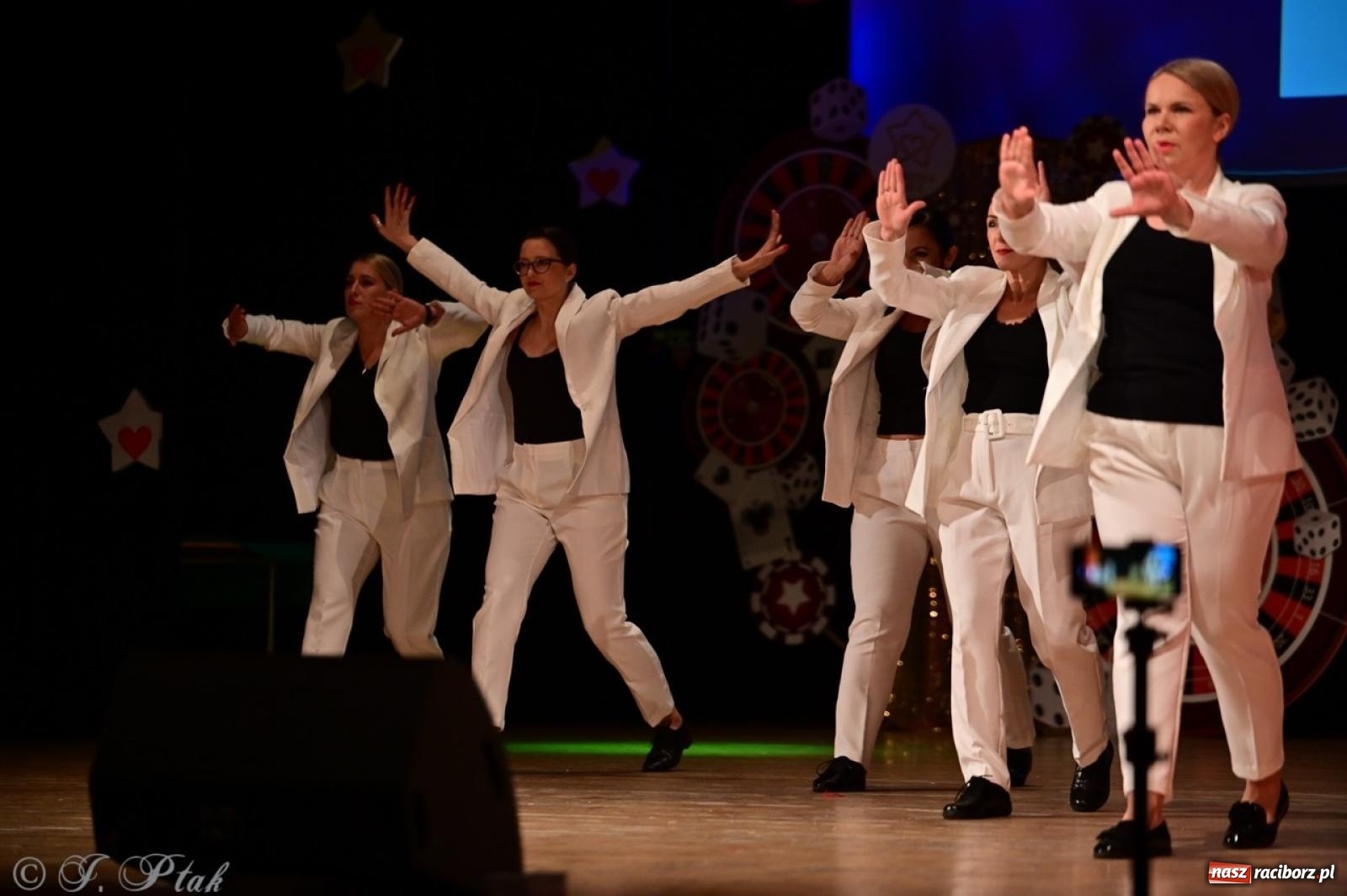 Zdjęcie w galerii na portalu naszraciborz.pl: Oczko, czyli 21. raciborska Gwiazdka Serc [FOTO] wiadomości z regionu