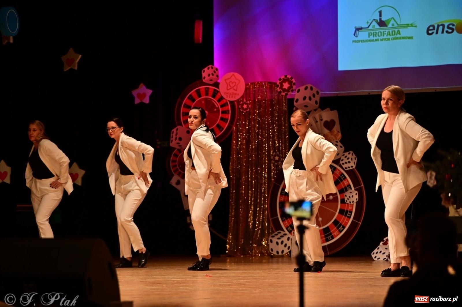 Zdjęcie w galerii na portalu naszraciborz.pl: Oczko, czyli 21. raciborska Gwiazdka Serc [FOTO] wiadomości z regionu