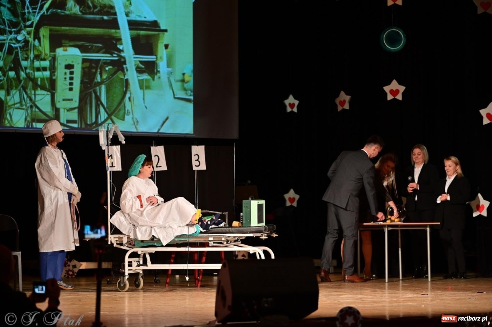 Zdjęcie w galerii na portalu naszraciborz.pl: Oczko, czyli 21. raciborska Gwiazdka Serc [FOTO] wiadomości z regionu