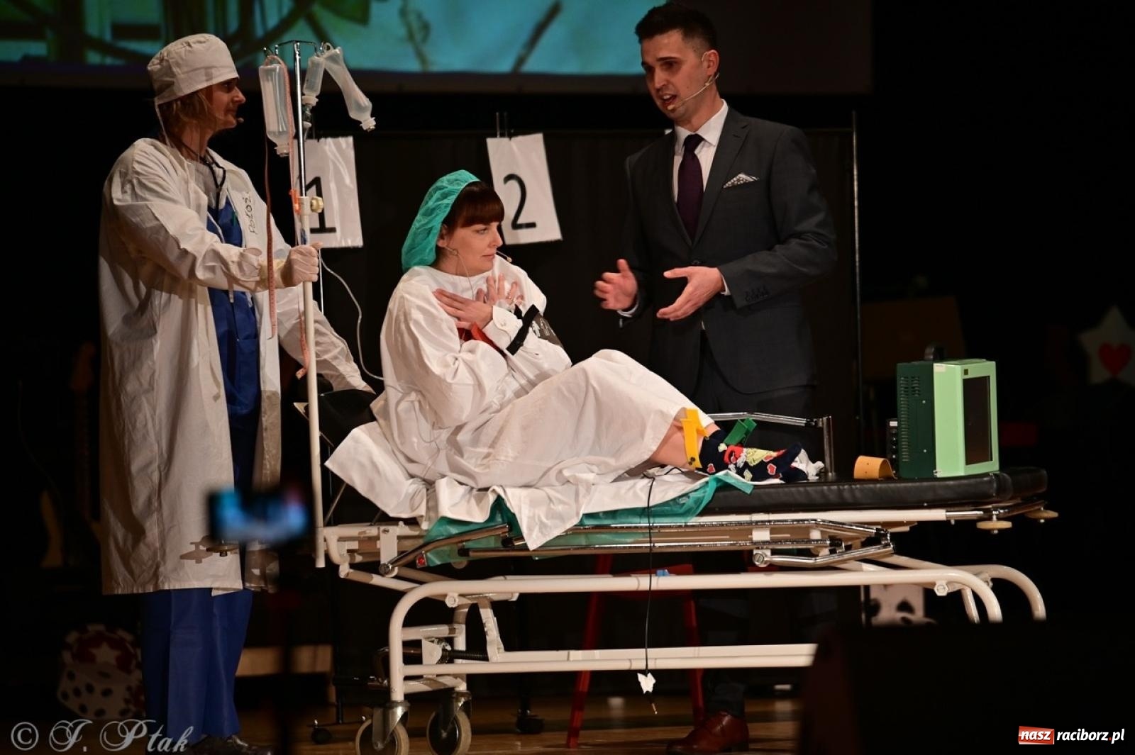 Zdjęcie w galerii na portalu naszraciborz.pl: Oczko, czyli 21. raciborska Gwiazdka Serc [FOTO] wiadomości z regionu