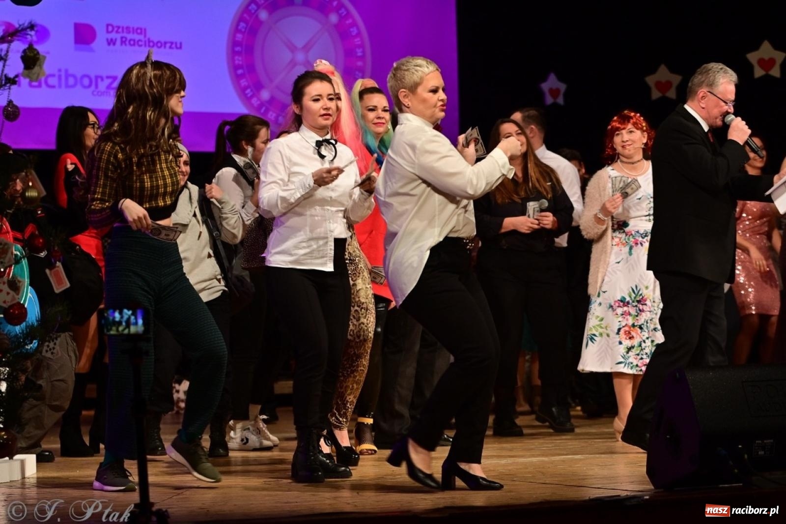 Zdjęcie w galerii na portalu naszraciborz.pl: Oczko, czyli 21. raciborska Gwiazdka Serc [FOTO] wiadomości z regionu