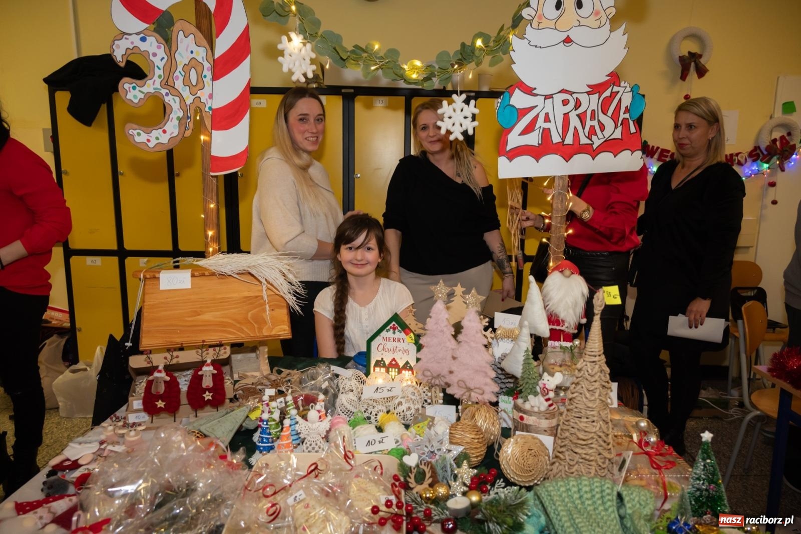 Zdjęcie w galerii na portalu naszraciborz.pl: Świąteczny kiermasz w SP 15. Moc atrakcji dla ducha i ciała wiadomości z regionu