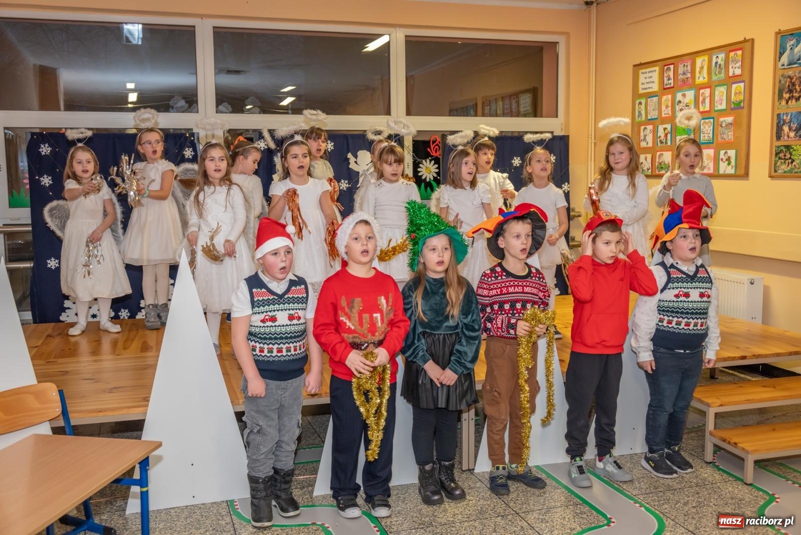 Zdjęcie w galerii na portalu naszraciborz.pl: Świąteczny kiermasz w SP 15. Moc atrakcji dla ducha i ciała wiadomości z regionu