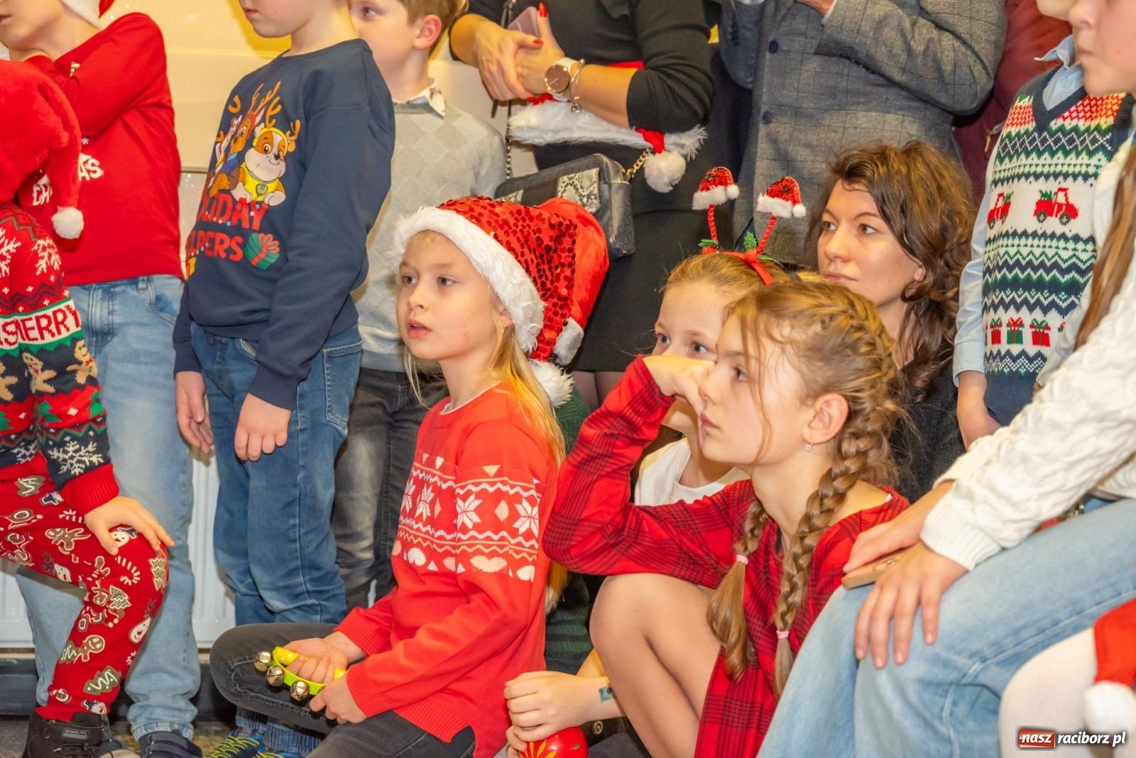 Zdjęcie w galerii na portalu naszraciborz.pl: Świąteczny kiermasz w SP 15. Moc atrakcji dla ducha i ciała wiadomości z regionu