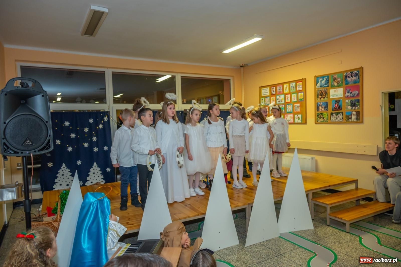 Zdjęcie w galerii na portalu naszraciborz.pl: Świąteczny kiermasz w SP 15. Moc atrakcji dla ducha i ciała wiadomości z regionu