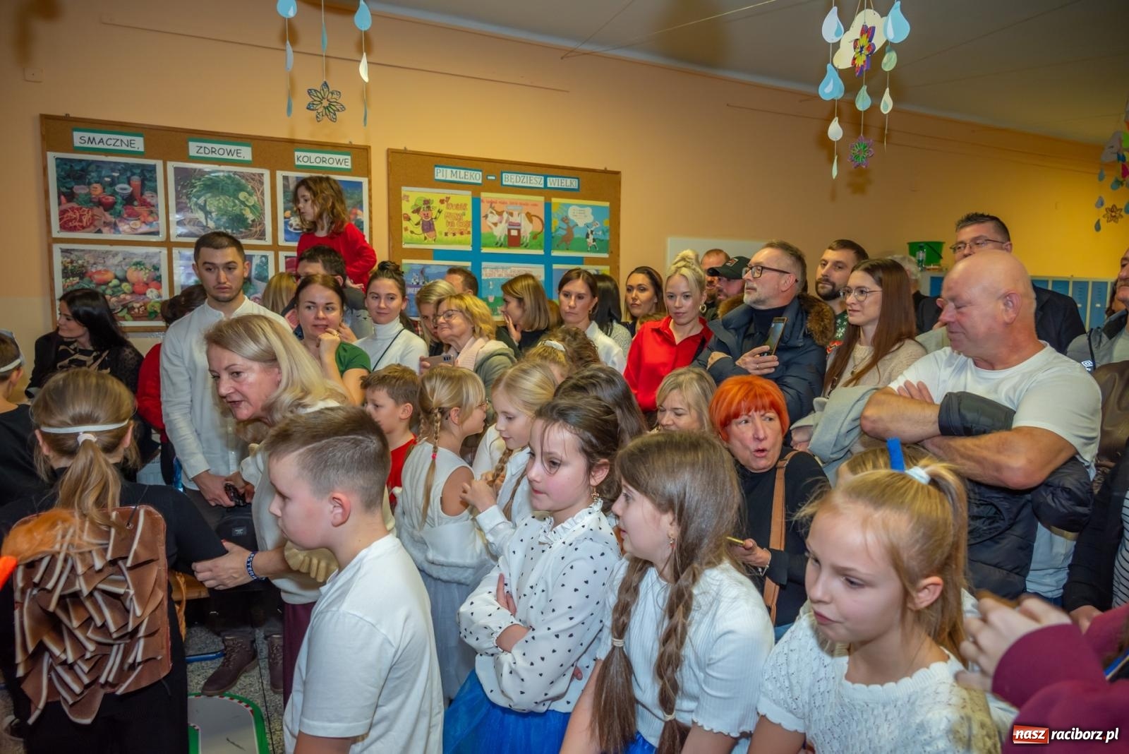 Zdjęcie w galerii na portalu naszraciborz.pl: Świąteczny kiermasz w SP 15. Moc atrakcji dla ducha i ciała wiadomości z regionu