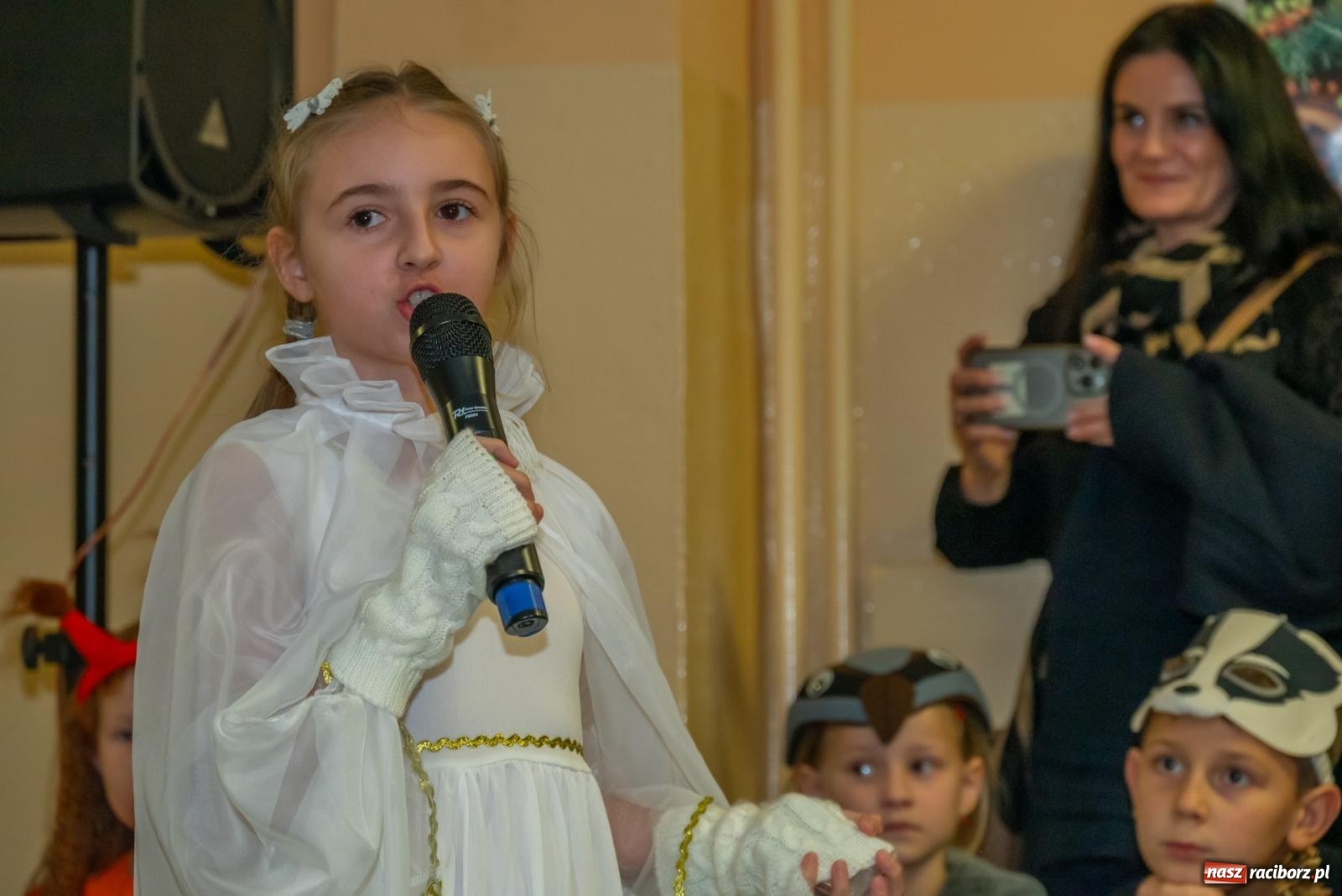 Zdjęcie w galerii na portalu naszraciborz.pl: Świąteczny kiermasz w SP 15. Moc atrakcji dla ducha i ciała wiadomości z regionu