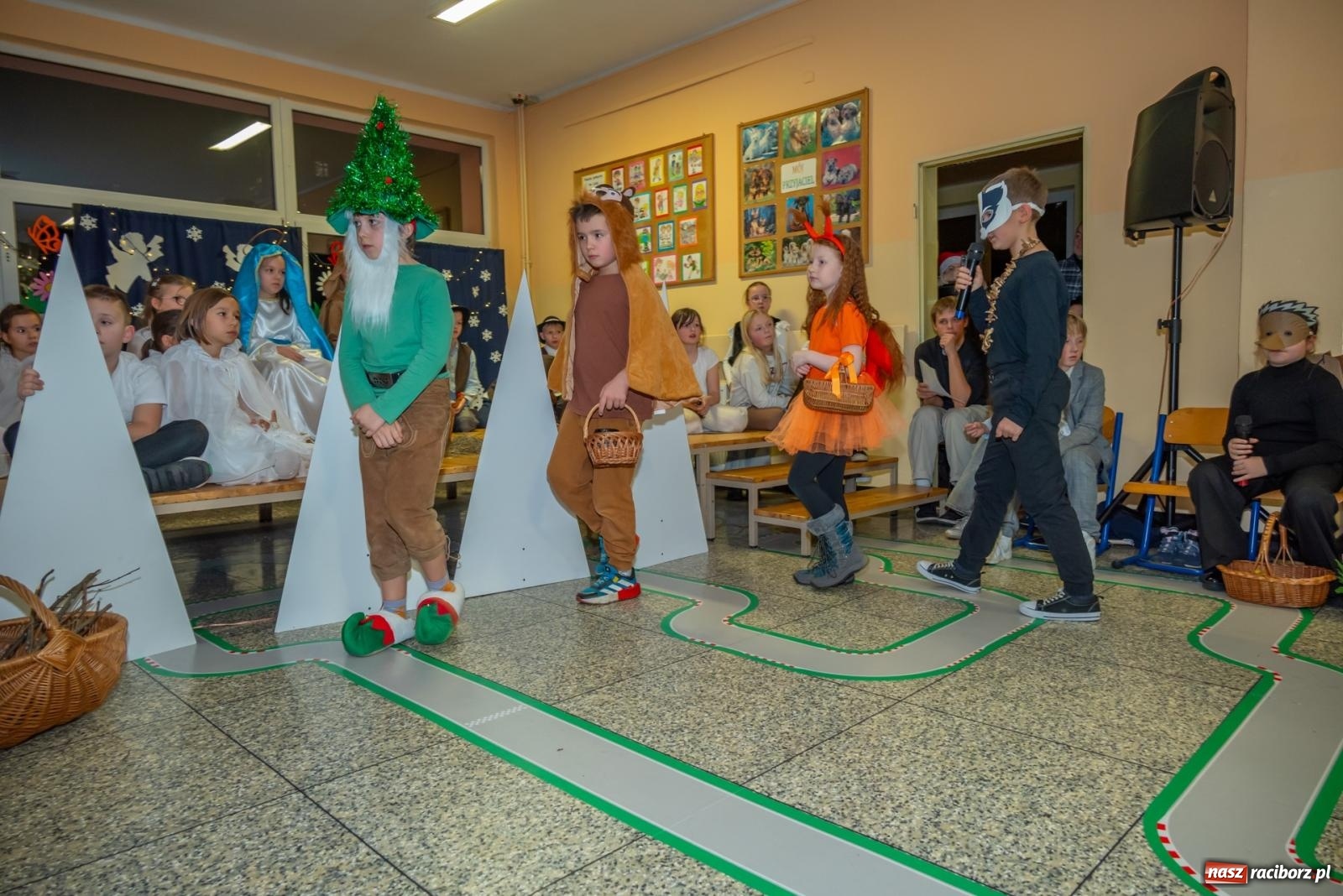 Zdjęcie w galerii na portalu naszraciborz.pl: Świąteczny kiermasz w SP 15. Moc atrakcji dla ducha i ciała wiadomości z regionu