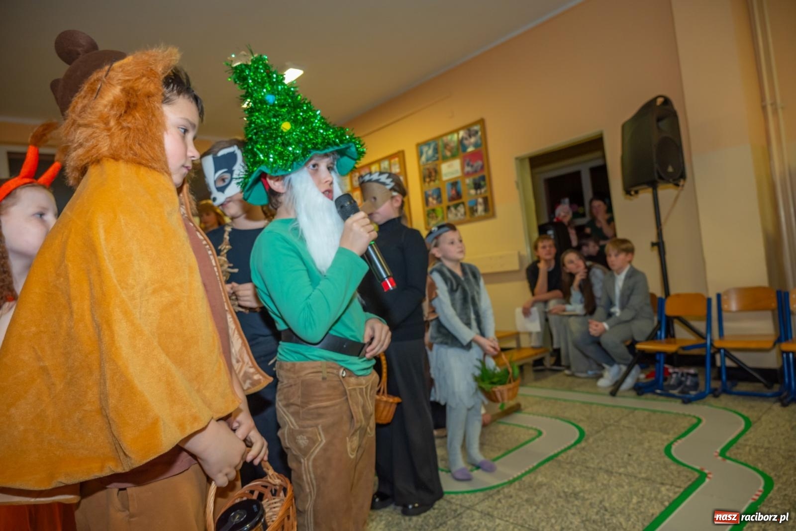 Zdjęcie w galerii na portalu naszraciborz.pl: Świąteczny kiermasz w SP 15. Moc atrakcji dla ducha i ciała wiadomości z regionu