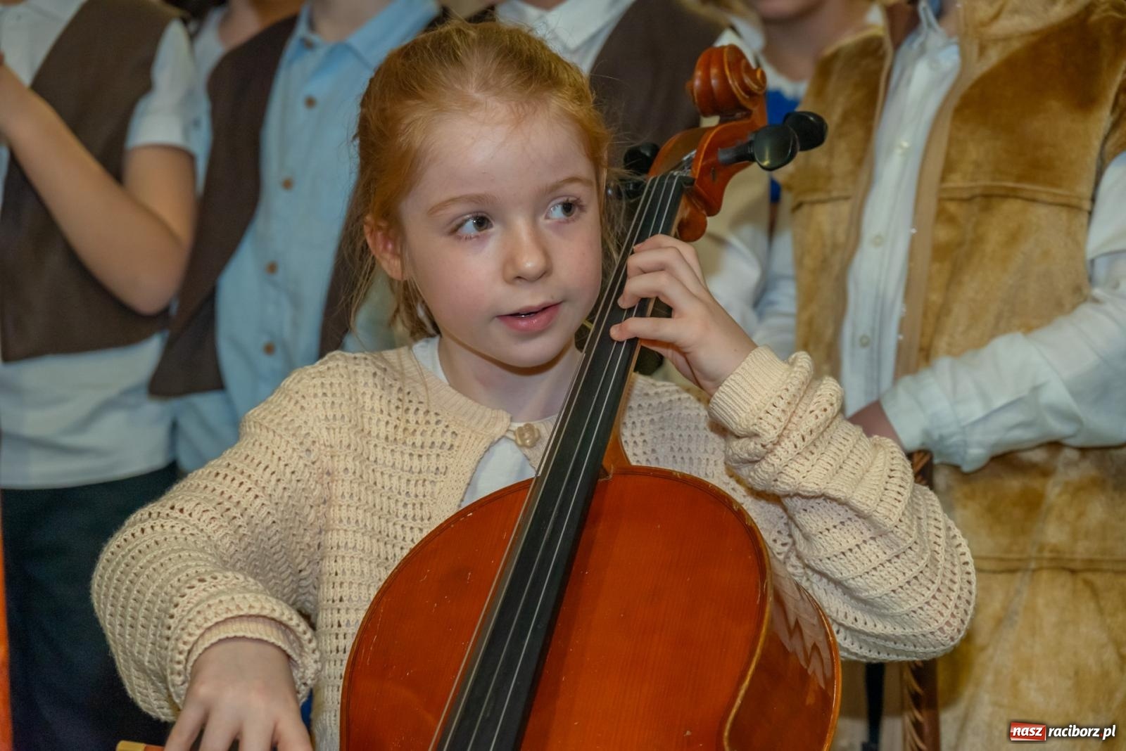 Zdjęcie w galerii na portalu naszraciborz.pl: Świąteczny kiermasz w SP 15. Moc atrakcji dla ducha i ciała wiadomości z regionu