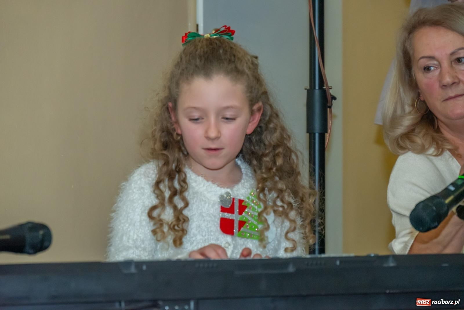 Zdjęcie w galerii na portalu naszraciborz.pl: Świąteczny kiermasz w SP 15. Moc atrakcji dla ducha i ciała wiadomości z regionu