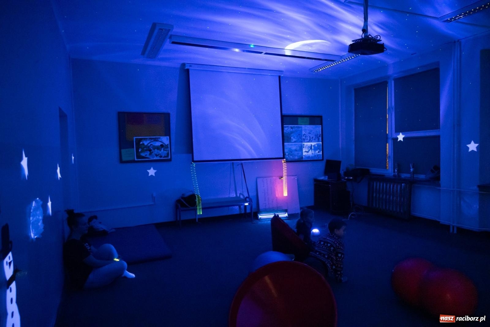 Zdjęcie w galerii na portalu naszraciborz.pl: Świąteczny kiermasz w SP 15. Moc atrakcji dla ducha i ciała wiadomości z regionu