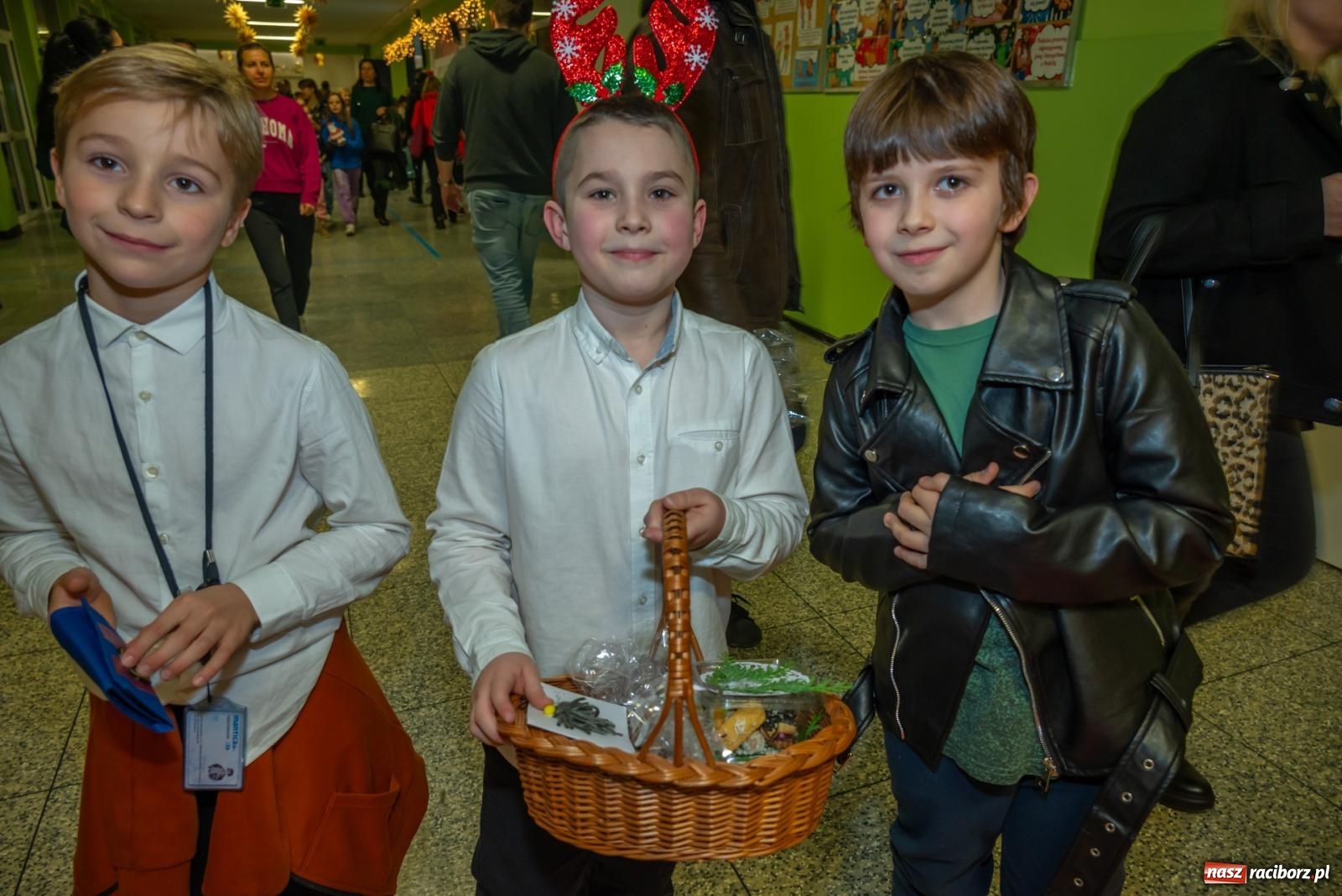 Zdjęcie w galerii na portalu naszraciborz.pl: Świąteczny kiermasz w SP 15. Moc atrakcji dla ducha i ciała wiadomości z regionu