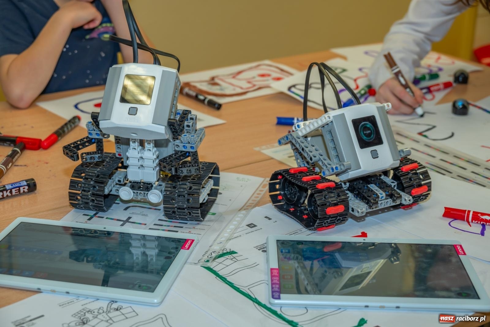 Zdjęcie w galerii na portalu naszraciborz.pl: Świąteczny kiermasz w SP 15. Moc atrakcji dla ducha i ciała wiadomości z regionu