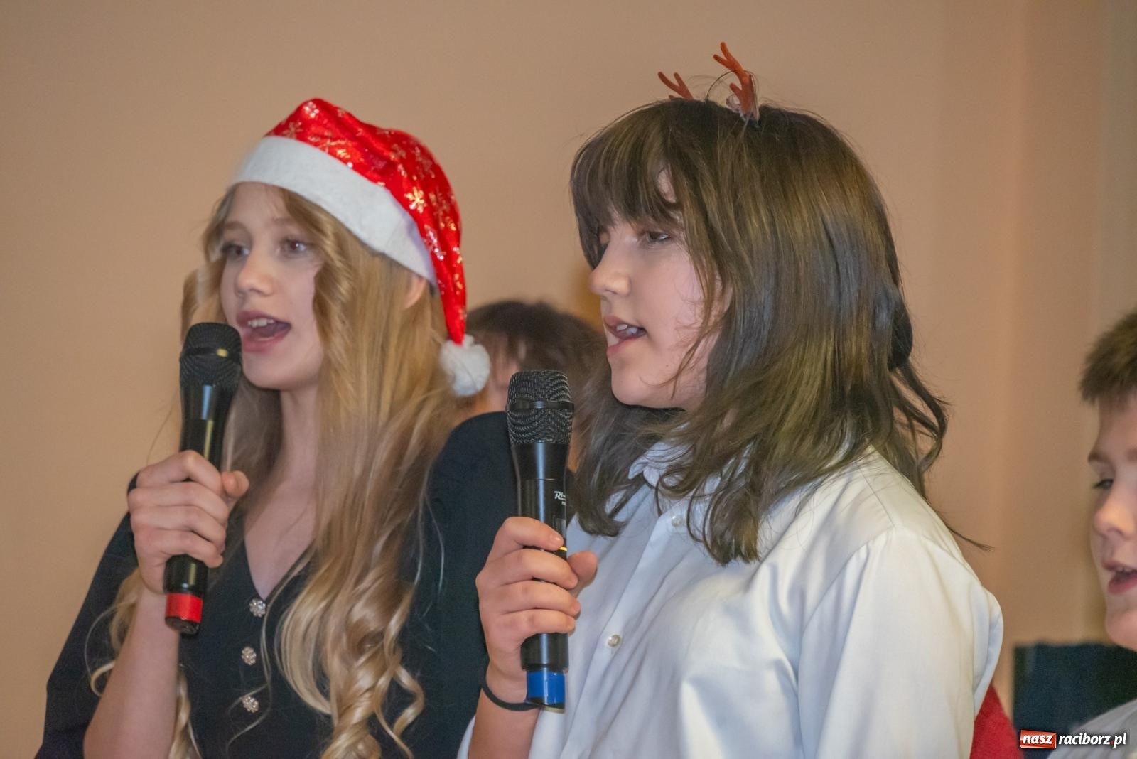 Zdjęcie w galerii na portalu naszraciborz.pl: Świąteczny kiermasz w SP 15. Moc atrakcji dla ducha i ciała wiadomości z regionu