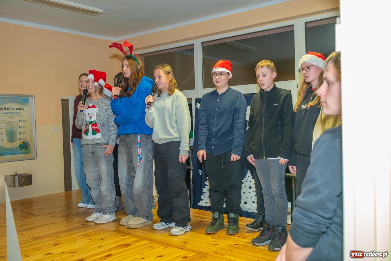 Zdjęcie w galerii na portalu naszraciborz.pl: Świąteczny kiermasz w SP 15. Moc atrakcji dla ducha i ciała wiadomości z regionu