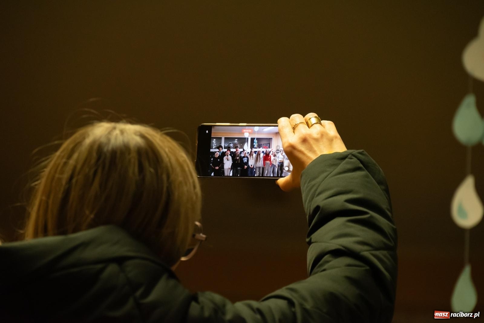 Zdjęcie w galerii na portalu naszraciborz.pl: Świąteczny kiermasz w SP 15. Moc atrakcji dla ducha i ciała wiadomości z regionu