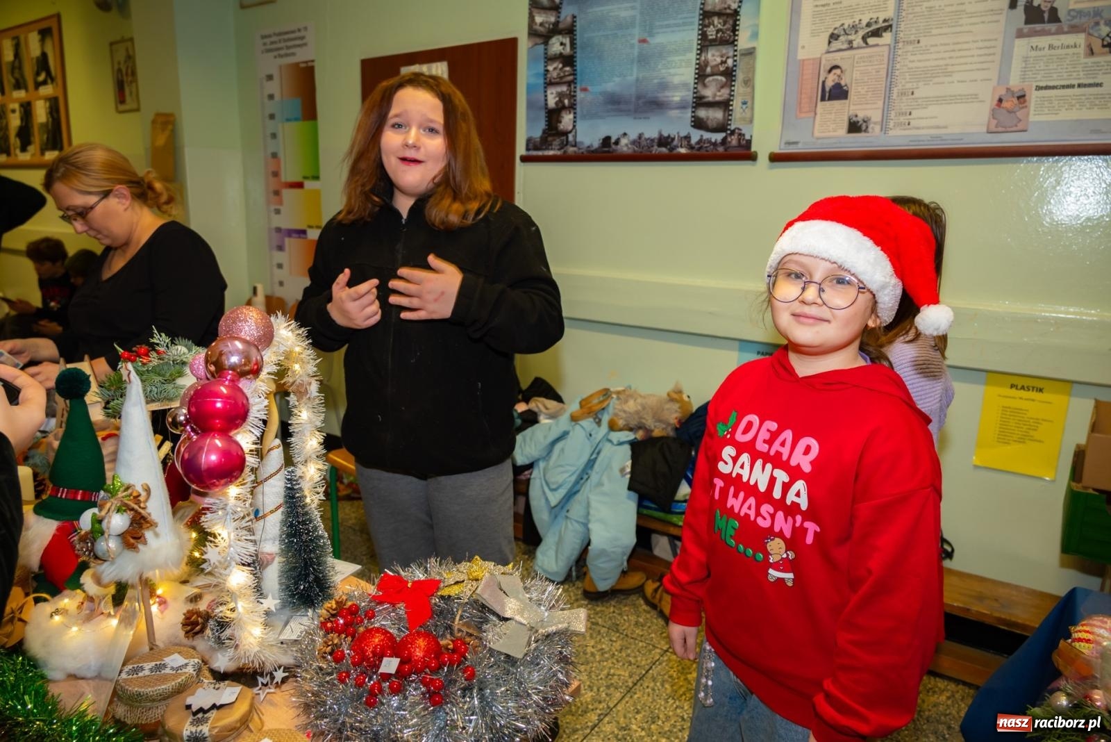 Zdjęcie w galerii na portalu naszraciborz.pl: Świąteczny kiermasz w SP 15. Moc atrakcji dla ducha i ciała wiadomości z regionu