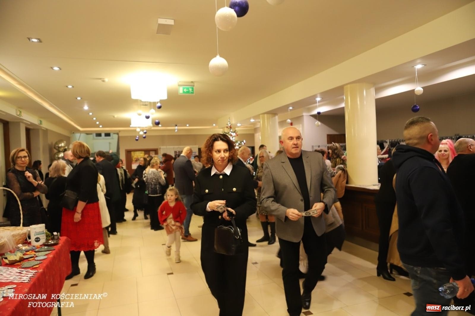 Zdjęcie w galerii na portalu naszraciborz.pl: Gwiazdy Gwiazdki Serc 2024. Koncert charytatywny na bis! wiadomości z regionu