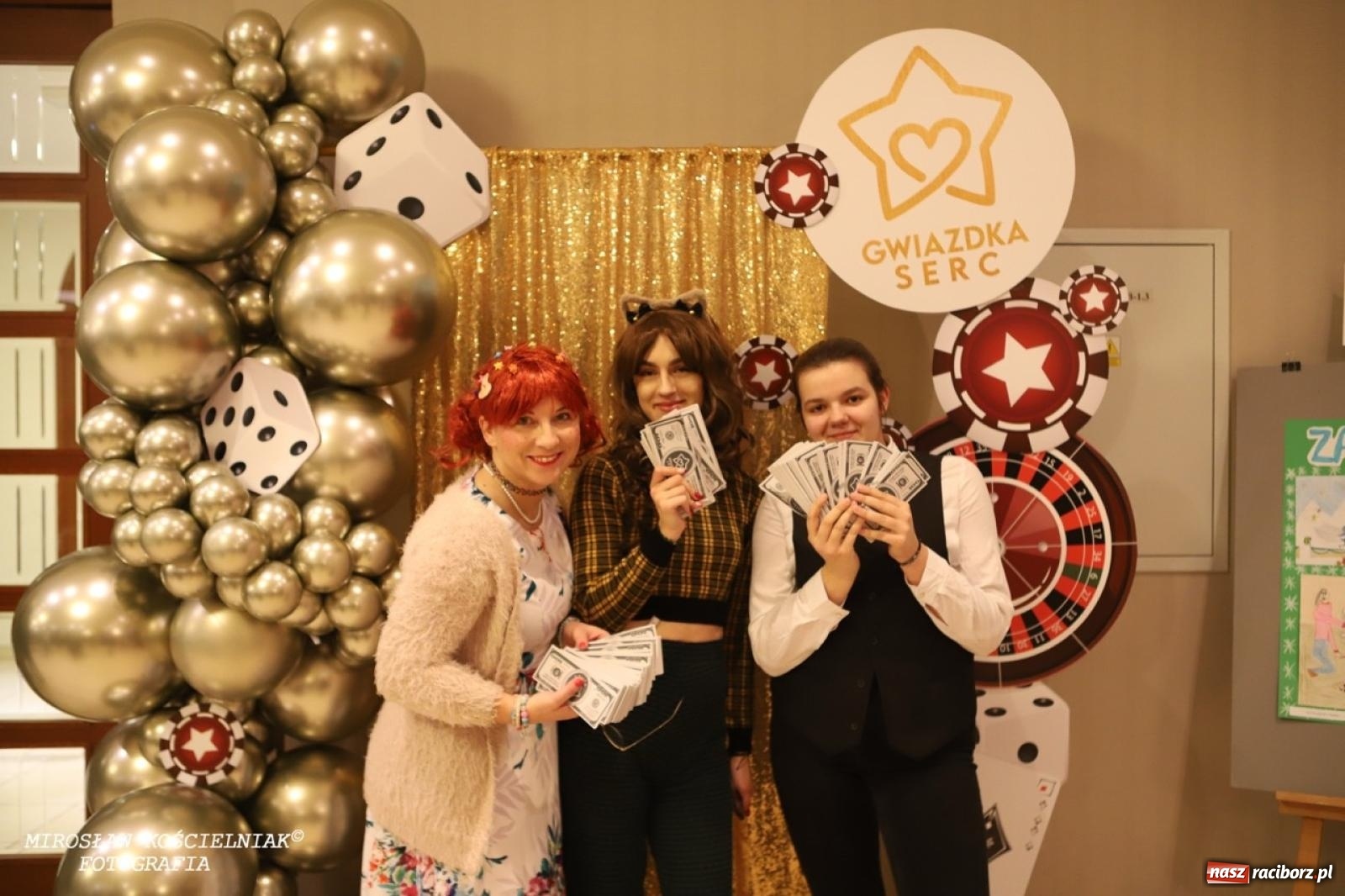 Zdjęcie w galerii na portalu naszraciborz.pl: Gwiazdy Gwiazdki Serc 2024. Koncert charytatywny na bis! wiadomości z regionu