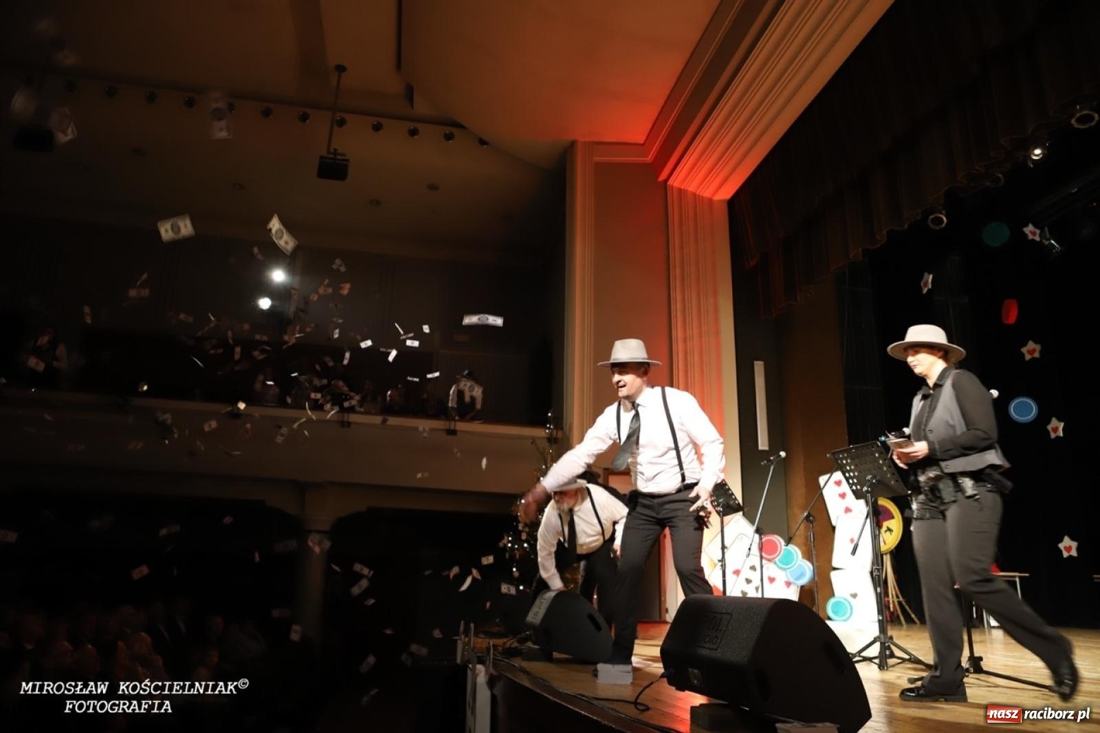 Zdjęcie w galerii na portalu naszraciborz.pl: Gwiazdy Gwiazdki Serc 2024. Koncert charytatywny na bis! wiadomości z regionu