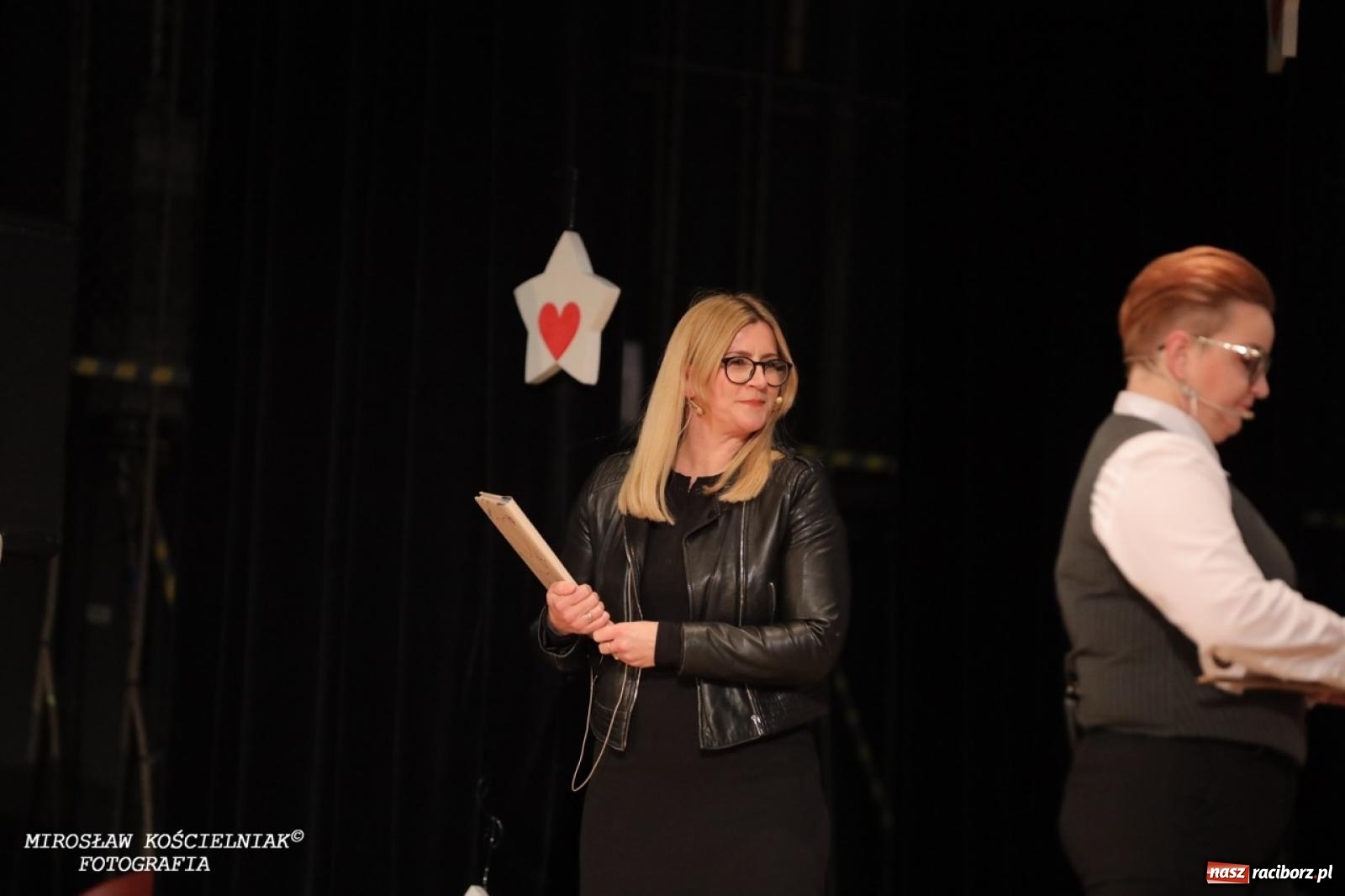 Zdjęcie w galerii na portalu naszraciborz.pl: Gwiazdy Gwiazdki Serc 2024. Koncert charytatywny na bis! wiadomości z regionu