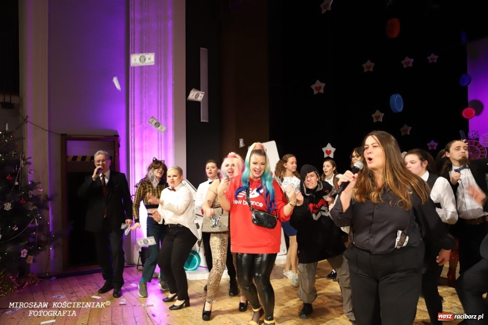 Zdjęcie w galerii na portalu naszraciborz.pl: Gwiazdy Gwiazdki Serc 2024. Koncert charytatywny na bis! wiadomości z regionu