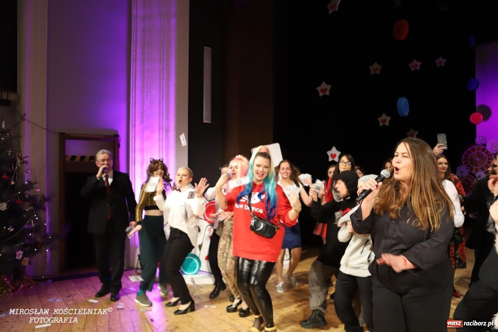 Zdjęcie w galerii na portalu naszraciborz.pl: Gwiazdy Gwiazdki Serc 2024. Koncert charytatywny na bis! wiadomości z regionu