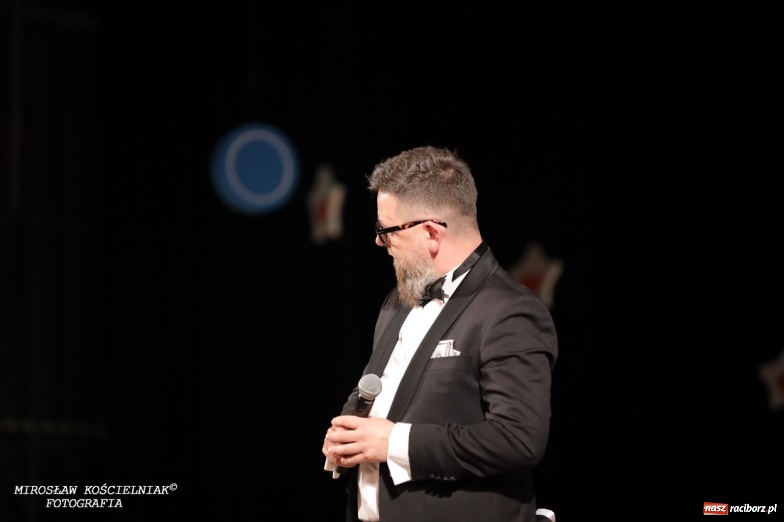 Zdjęcie w galerii na portalu naszraciborz.pl: Gwiazdy Gwiazdki Serc 2024. Koncert charytatywny na bis! wiadomości z regionu