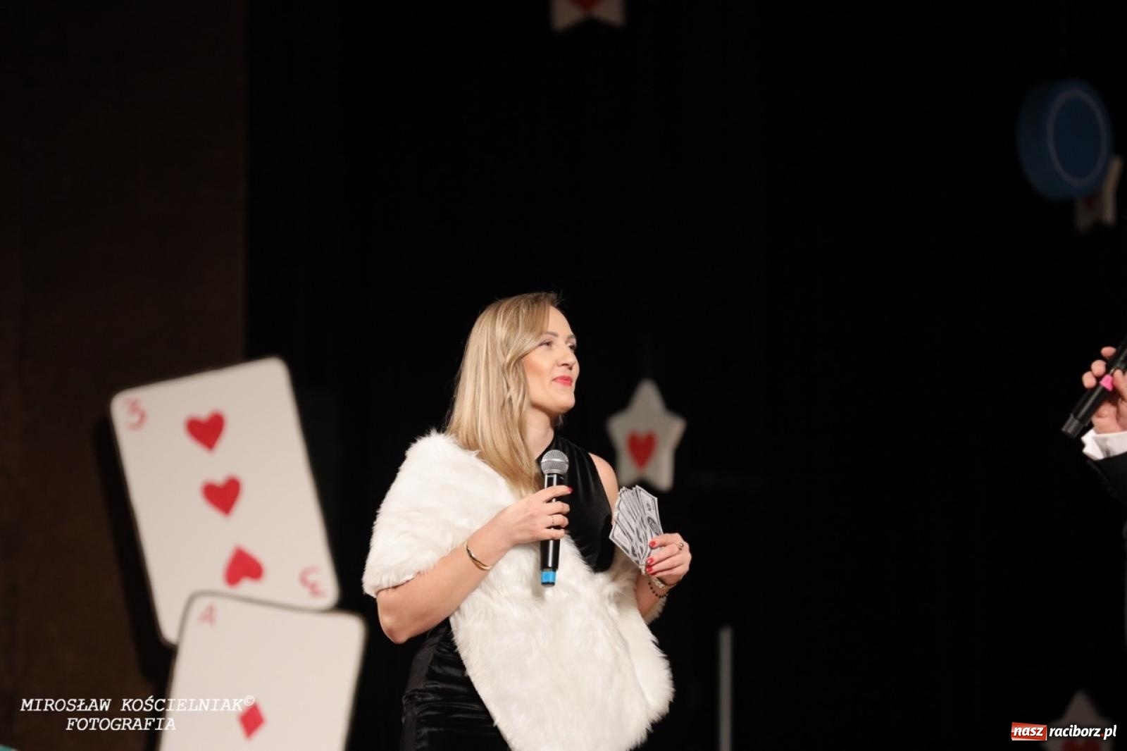 Zdjęcie w galerii na portalu naszraciborz.pl: Gwiazdy Gwiazdki Serc 2024. Koncert charytatywny na bis! wiadomości z regionu