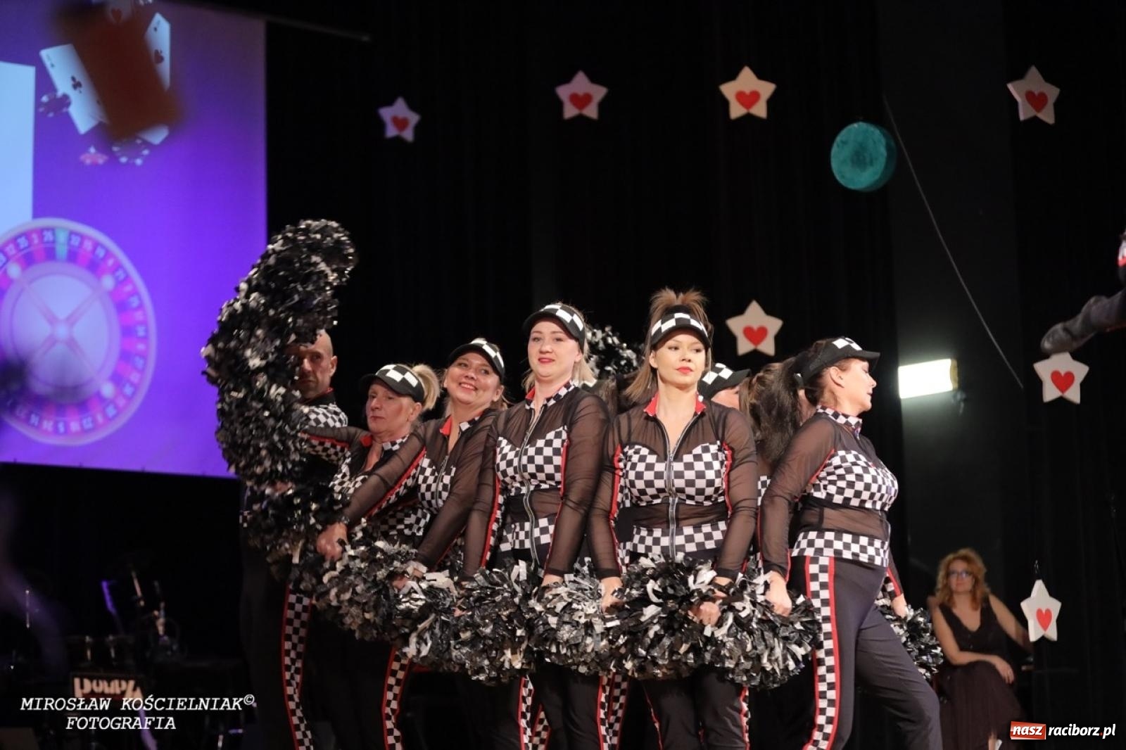 Zdjęcie w galerii na portalu naszraciborz.pl: Gwiazdy Gwiazdki Serc 2024. Koncert charytatywny na bis! wiadomości z regionu