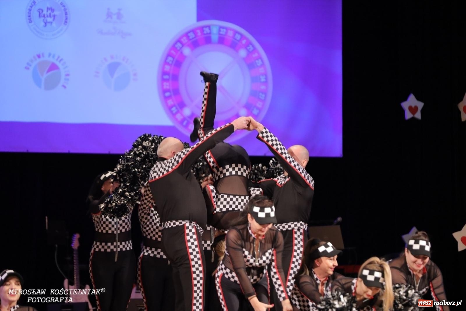 Zdjęcie w galerii na portalu naszraciborz.pl: Gwiazdy Gwiazdki Serc 2024. Koncert charytatywny na bis! wiadomości z regionu