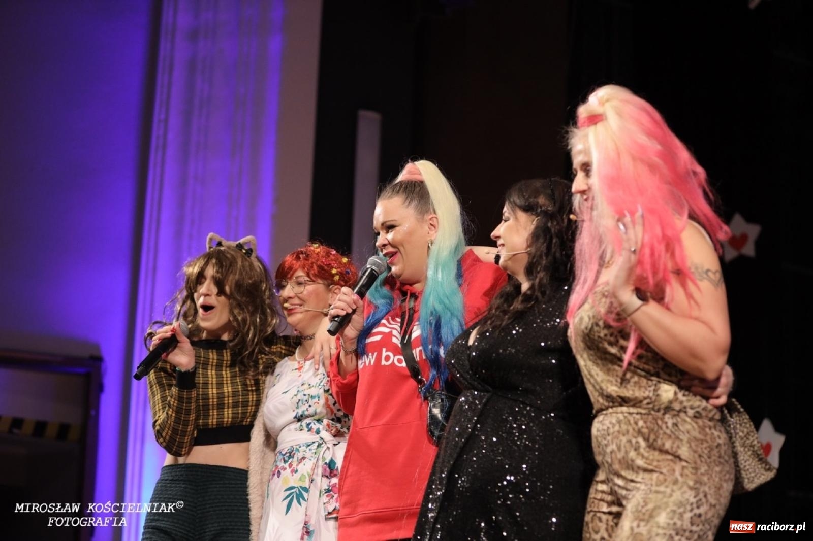 Zdjęcie w galerii na portalu naszraciborz.pl: Gwiazdy Gwiazdki Serc 2024. Koncert charytatywny na bis! wiadomości z regionu