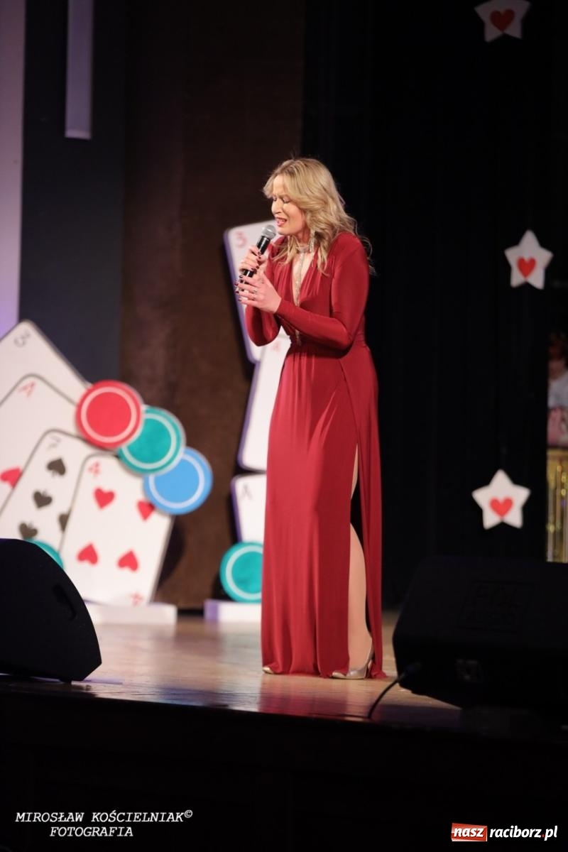 Zdjęcie w galerii na portalu naszraciborz.pl: Gwiazdy Gwiazdki Serc 2024. Koncert charytatywny na bis! wiadomości z regionu