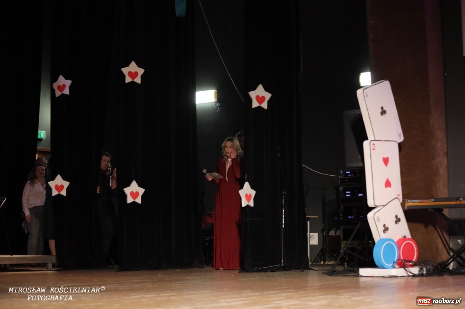 Zdjęcie w galerii na portalu naszraciborz.pl: Gwiazdy Gwiazdki Serc 2024. Koncert charytatywny na bis! wiadomości z regionu