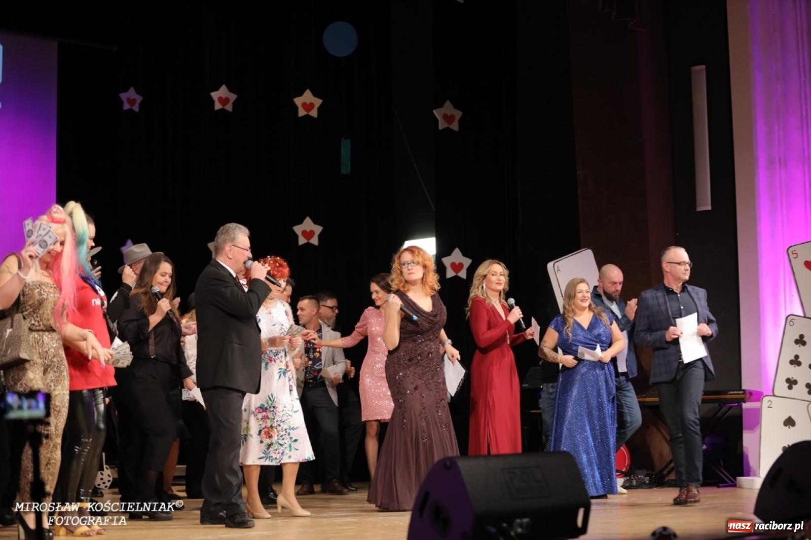 Zdjęcie w galerii na portalu naszraciborz.pl: Gwiazdy Gwiazdki Serc 2024. Koncert charytatywny na bis! wiadomości z regionu