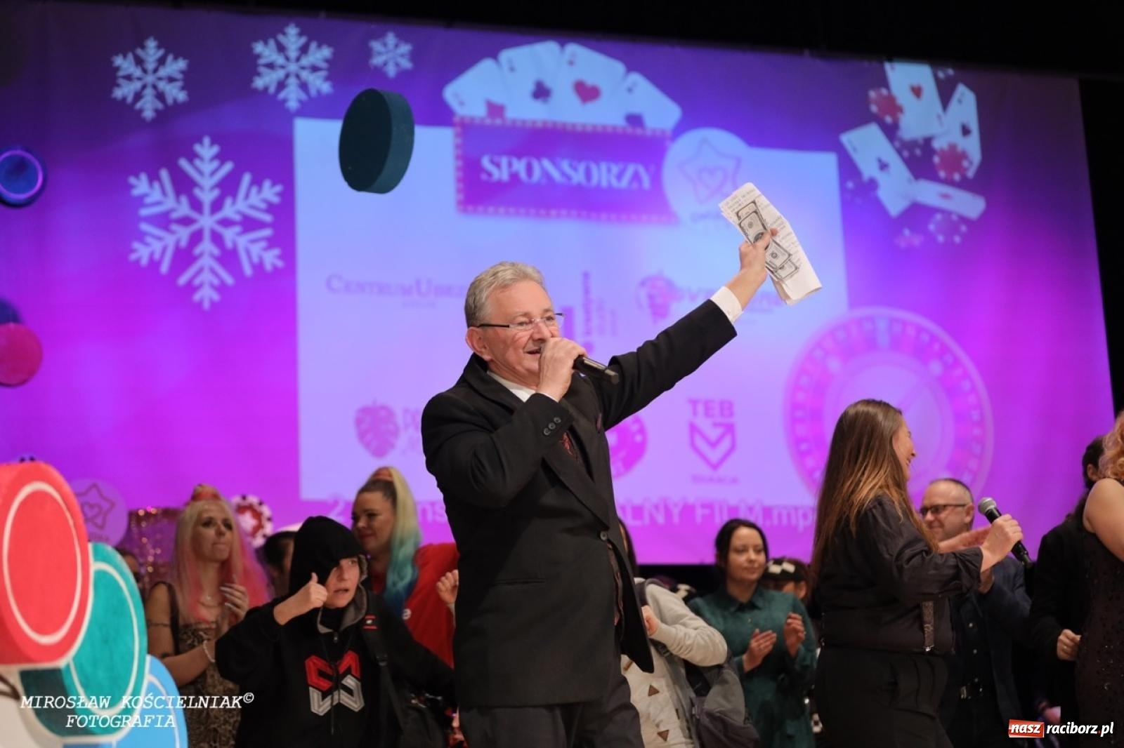 Zdjęcie w galerii na portalu naszraciborz.pl: Gwiazdy Gwiazdki Serc 2024. Koncert charytatywny na bis! wiadomości z regionu