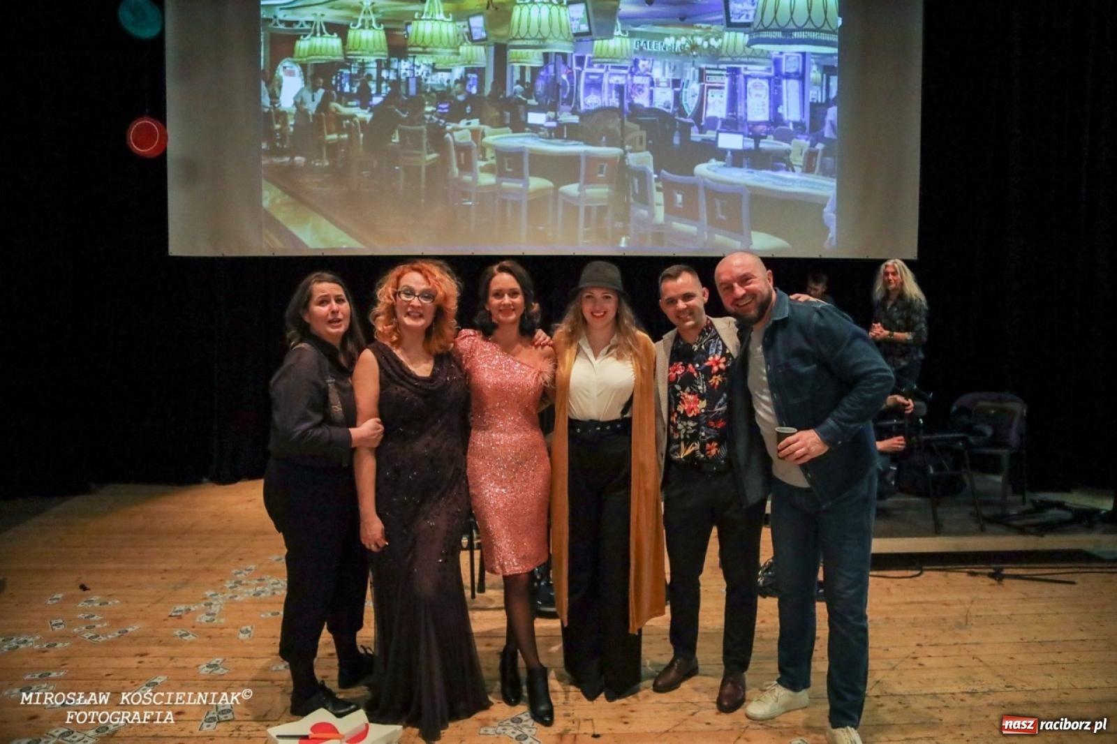 Zdjęcie w galerii na portalu naszraciborz.pl: Gwiazdy Gwiazdki Serc 2024. Koncert charytatywny na bis! wiadomości z regionu