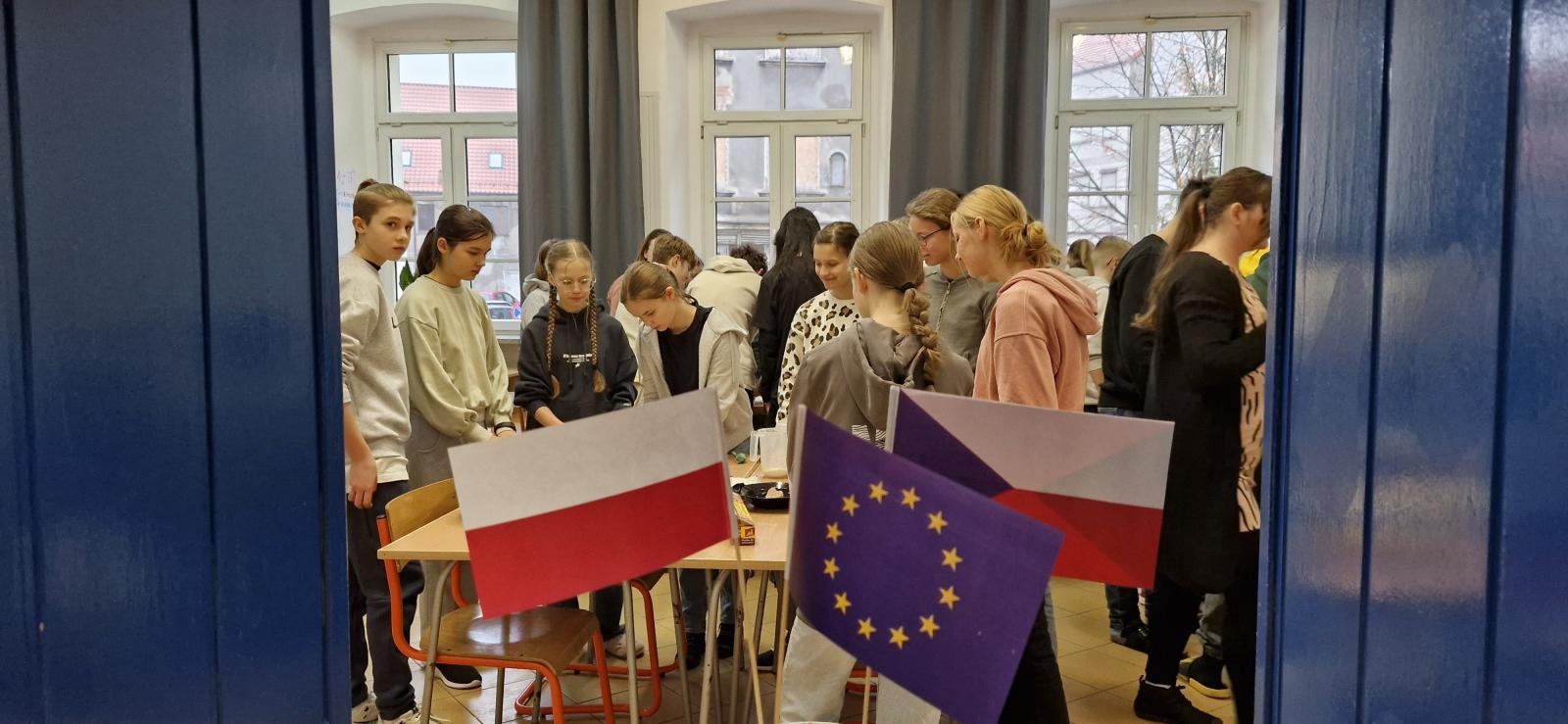 Zdjęcie w galerii na portalu naszraciborz.pl: Jesteśmy sąsiadami – poznajmy się: Spotkanie integracyjne uczniów z Raciborza i Hlučína wiadomości z regionu