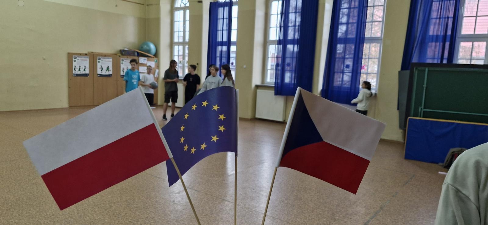 Zdjęcie w galerii na portalu naszraciborz.pl: Jesteśmy sąsiadami – poznajmy się: Spotkanie integracyjne uczniów z Raciborza i Hlučína wiadomości z regionu