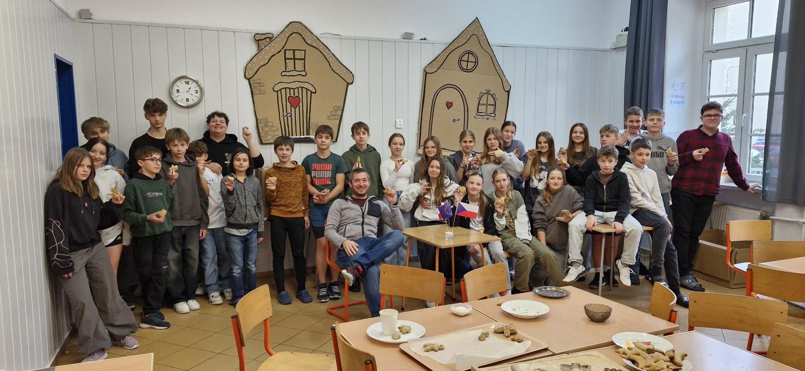 Zdjęcie w galerii na portalu naszraciborz.pl: Jesteśmy sąsiadami – poznajmy się: Spotkanie integracyjne uczniów z Raciborza i Hlučína wiadomości z regionu