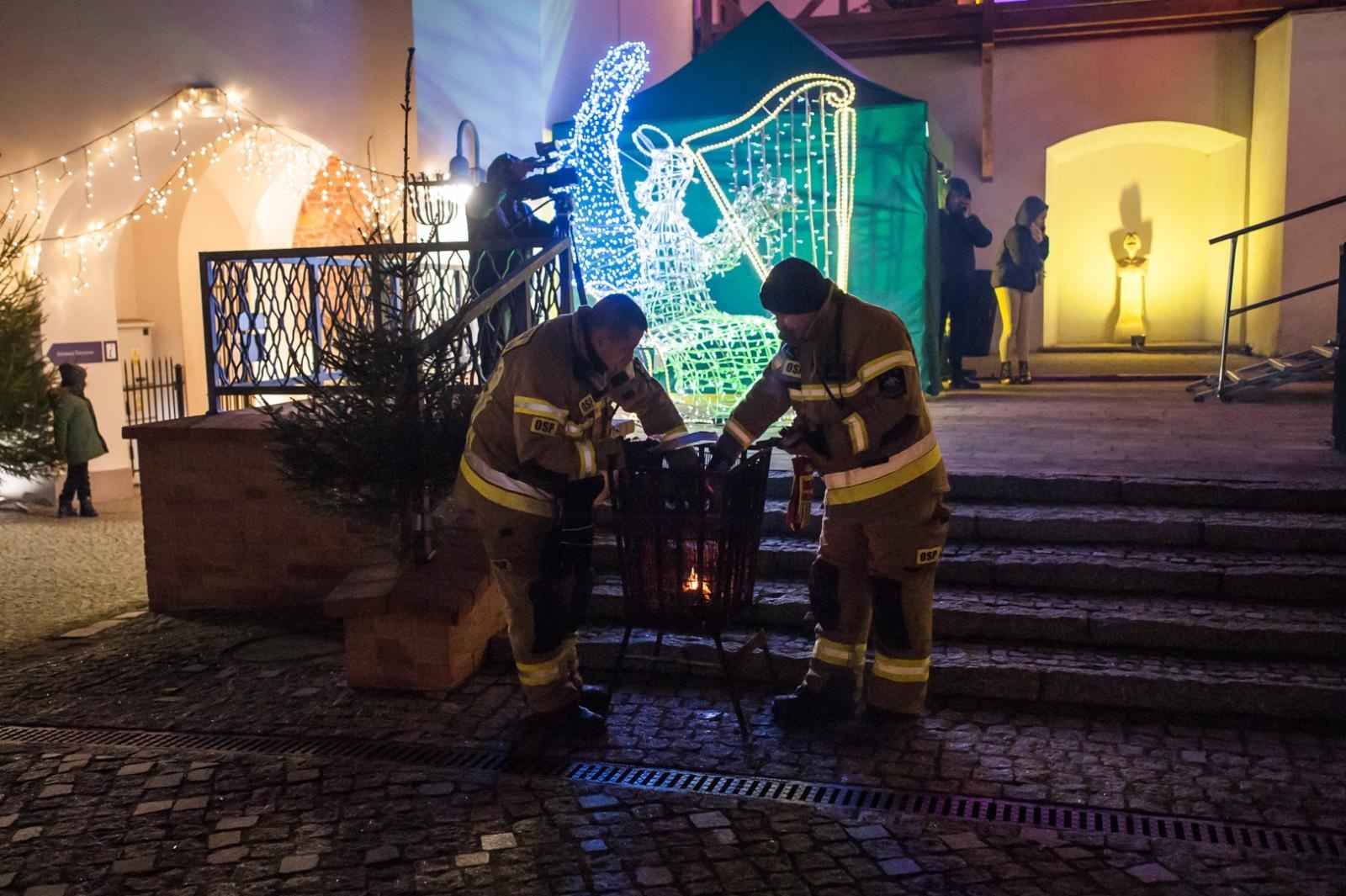 Zdjęcie w galerii na portalu naszraciborz.pl: Muzyka elektroniczna zabrzmiała na zamku. Sobota to szemrane piosenki, niedziela show Muzyczna karuzela wiadomości z regionu
