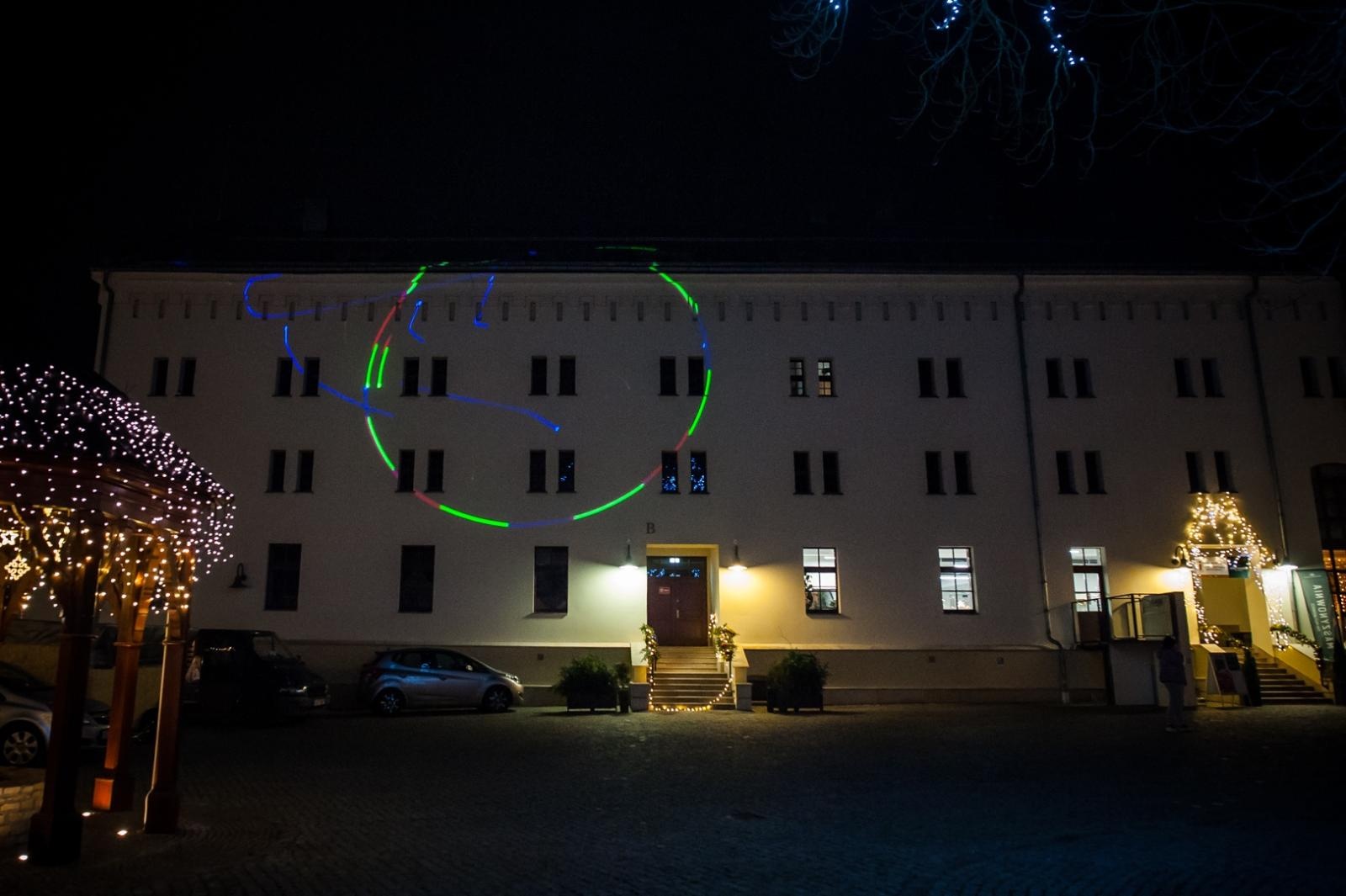 Zdjęcie w galerii na portalu naszraciborz.pl: Muzyka elektroniczna zabrzmiała na zamku. Sobota to szemrane piosenki, niedziela show Muzyczna karuzela wiadomości z regionu