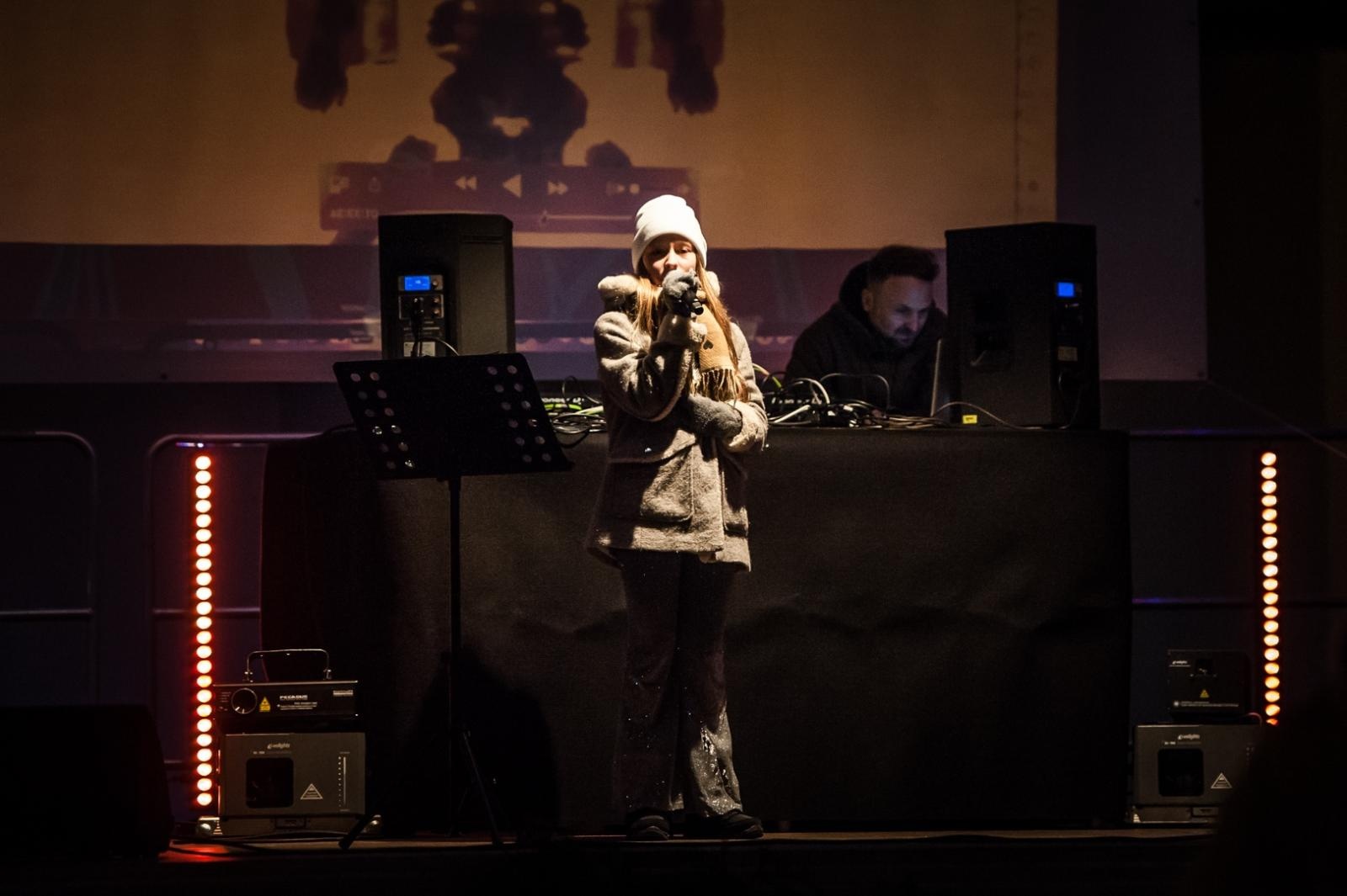 Zdjęcie w galerii na portalu naszraciborz.pl: Muzyka elektroniczna zabrzmiała na zamku. Sobota to szemrane piosenki, niedziela show Muzyczna karuzela wiadomości z regionu