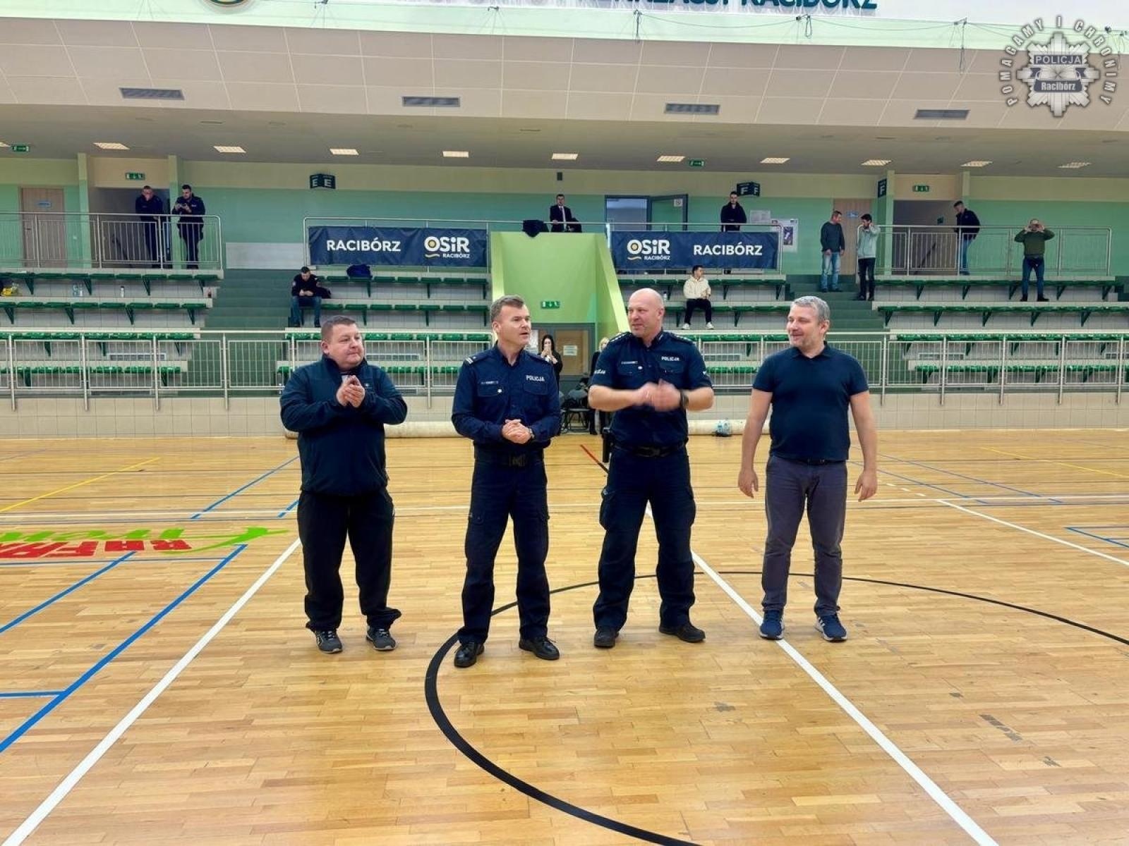 Zdjęcie w galerii na portalu naszraciborz.pl: Turniej halowej piłki nożnej o Puchar Komendanta Powiatowego Policji w Raciborzu wiadomości z regionu