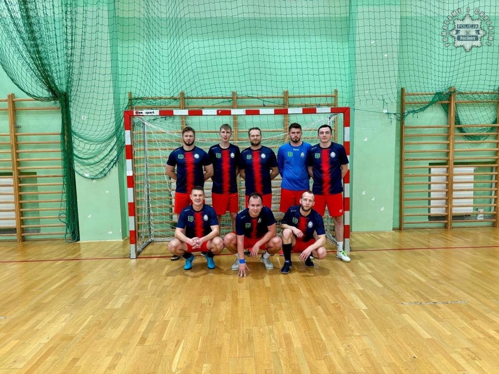 Zdjęcie w galerii na portalu naszraciborz.pl: Turniej halowej piłki nożnej o Puchar Komendanta Powiatowego Policji w Raciborzu wiadomości z regionu