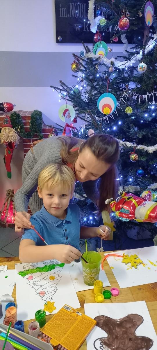 Zdjęcie w galerii na portalu naszraciborz.pl: Przedszkolny kiermasz świąteczny w ZSP 3 wiadomości z regionu