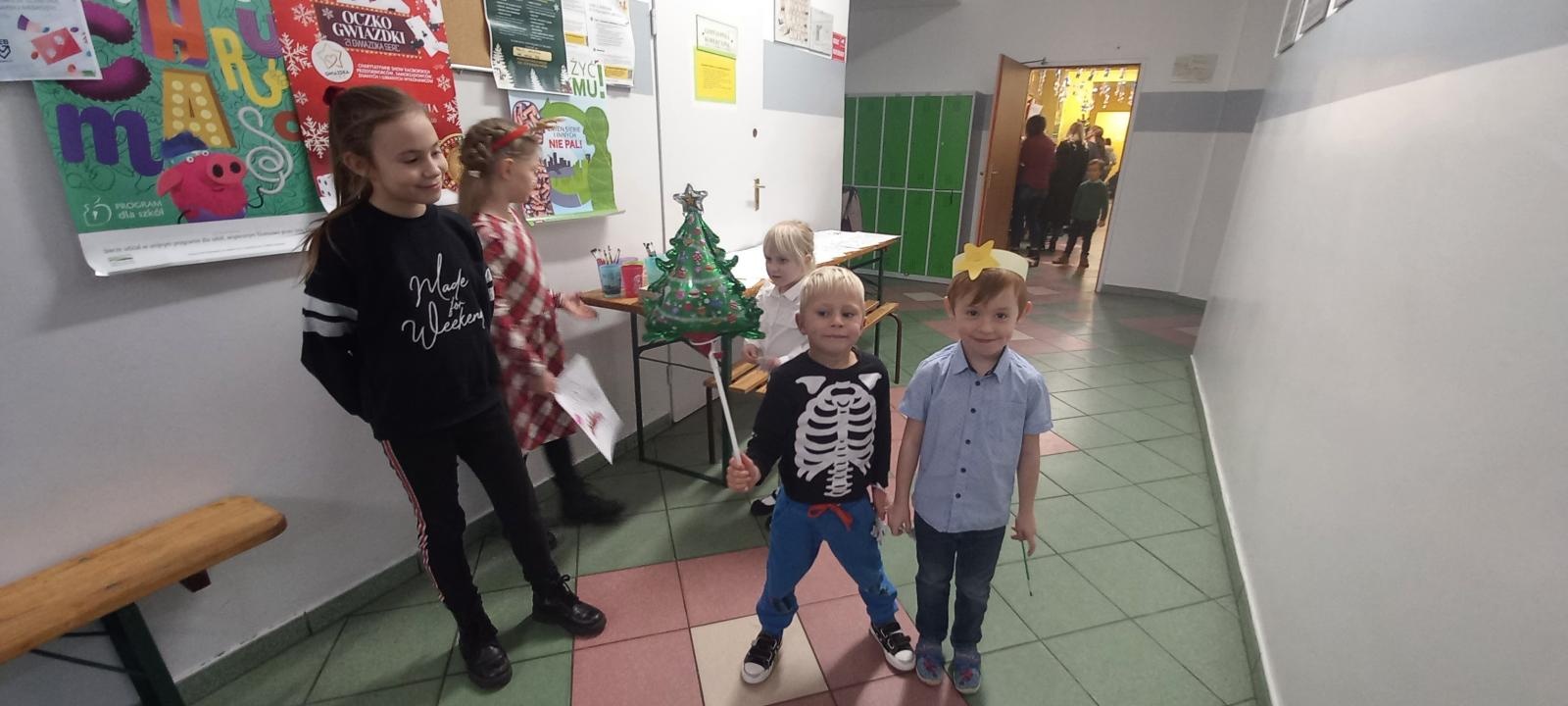 Zdjęcie w galerii na portalu naszraciborz.pl: Przedszkolny kiermasz świąteczny w ZSP 3 wiadomości z regionu