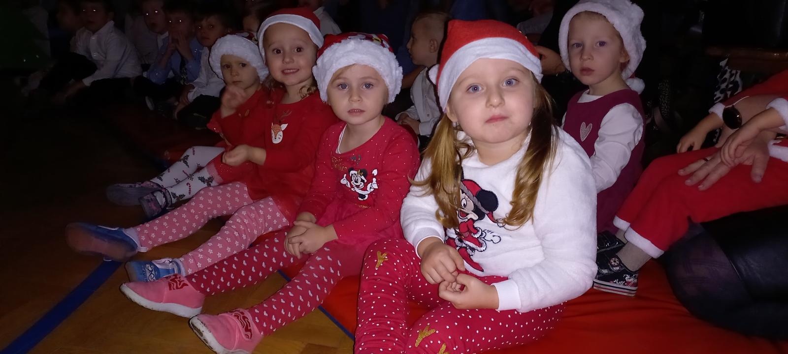 Zdjęcie w galerii na portalu naszraciborz.pl: Przedszkolny kiermasz świąteczny w ZSP 3 wiadomości z regionu