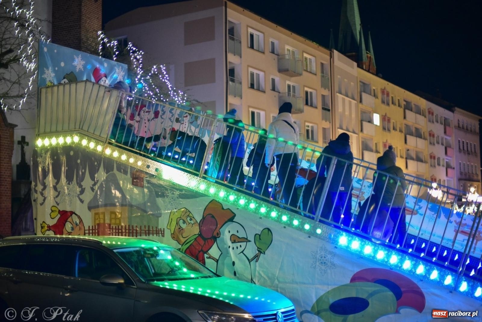 Zdjęcie w galerii na portalu naszraciborz.pl: Sobotni wieczór na raciborskim jarmarku na Rynku [FOTO, WIDEO, PROGRAM NA NIEDZIELĘ] wiadomości z regionu